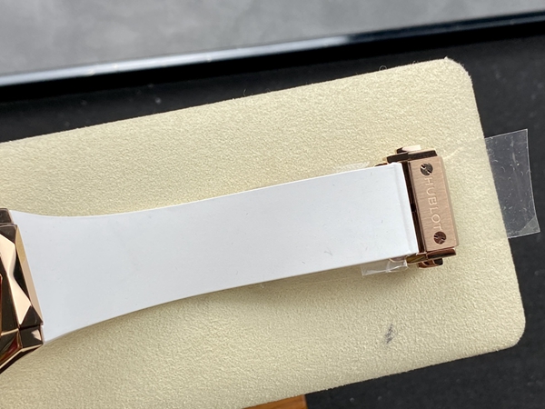 ウブロコピー時計角部分ディテール